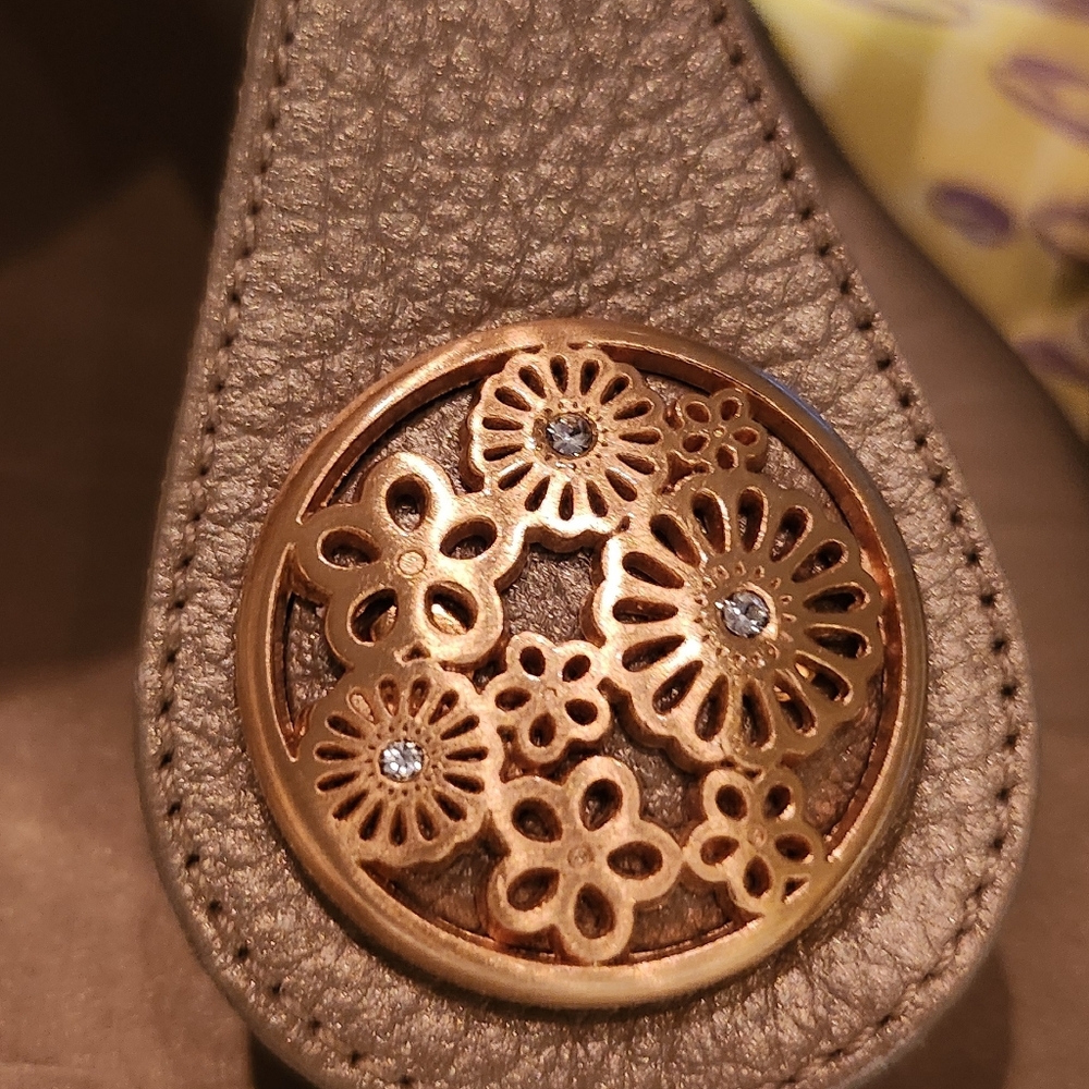 Brighton Size 9 leather "PANSY" Italy gold medallion sandal BOX EUC - Picture 4 of 8